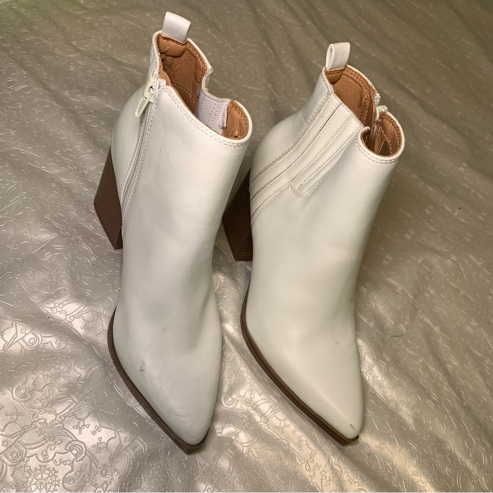 White ankle boots. Only tried on.